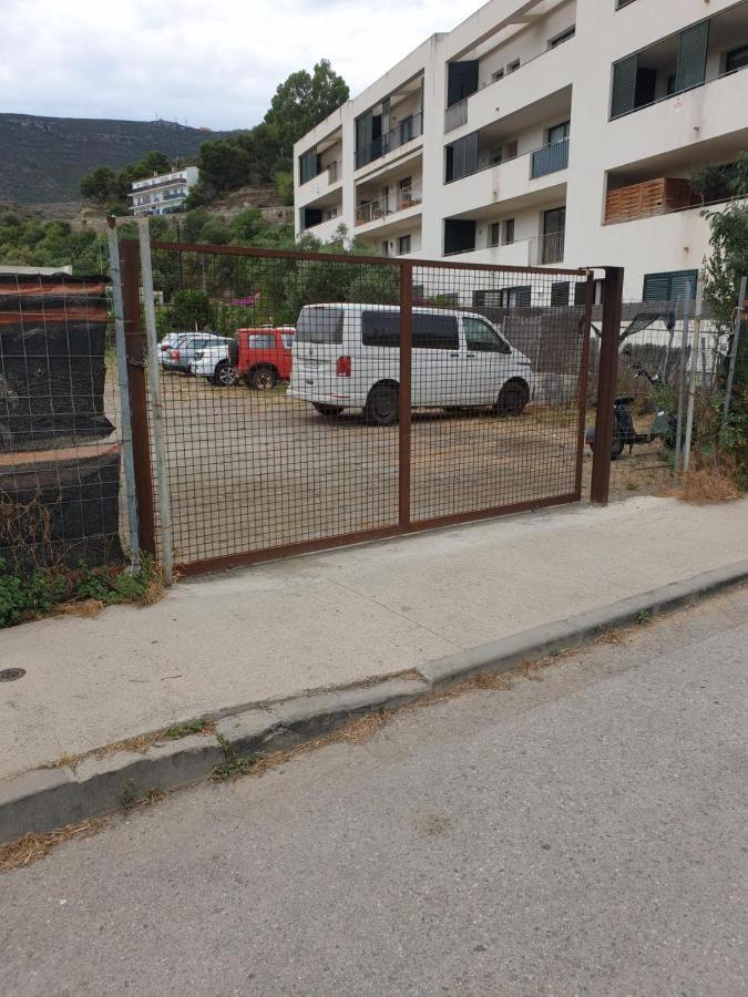 Apt, Gengina, centrico con parking Cadaqués Esterno foto